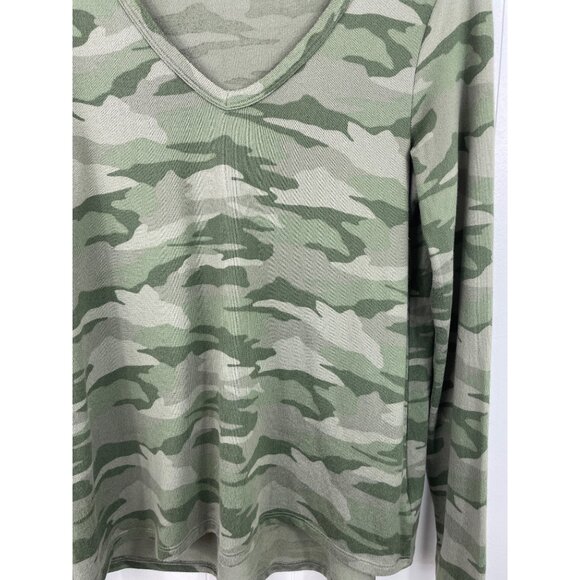 American Eagle Green Camo Long Sleeve Pullover Shirt V Neck Women Size Medium - Picture 4 of 9